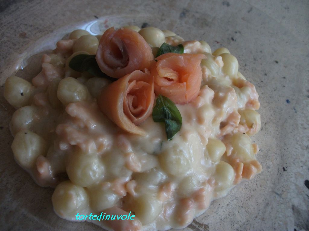 [:it]Gnocchi al salmone e panna di soia[:]