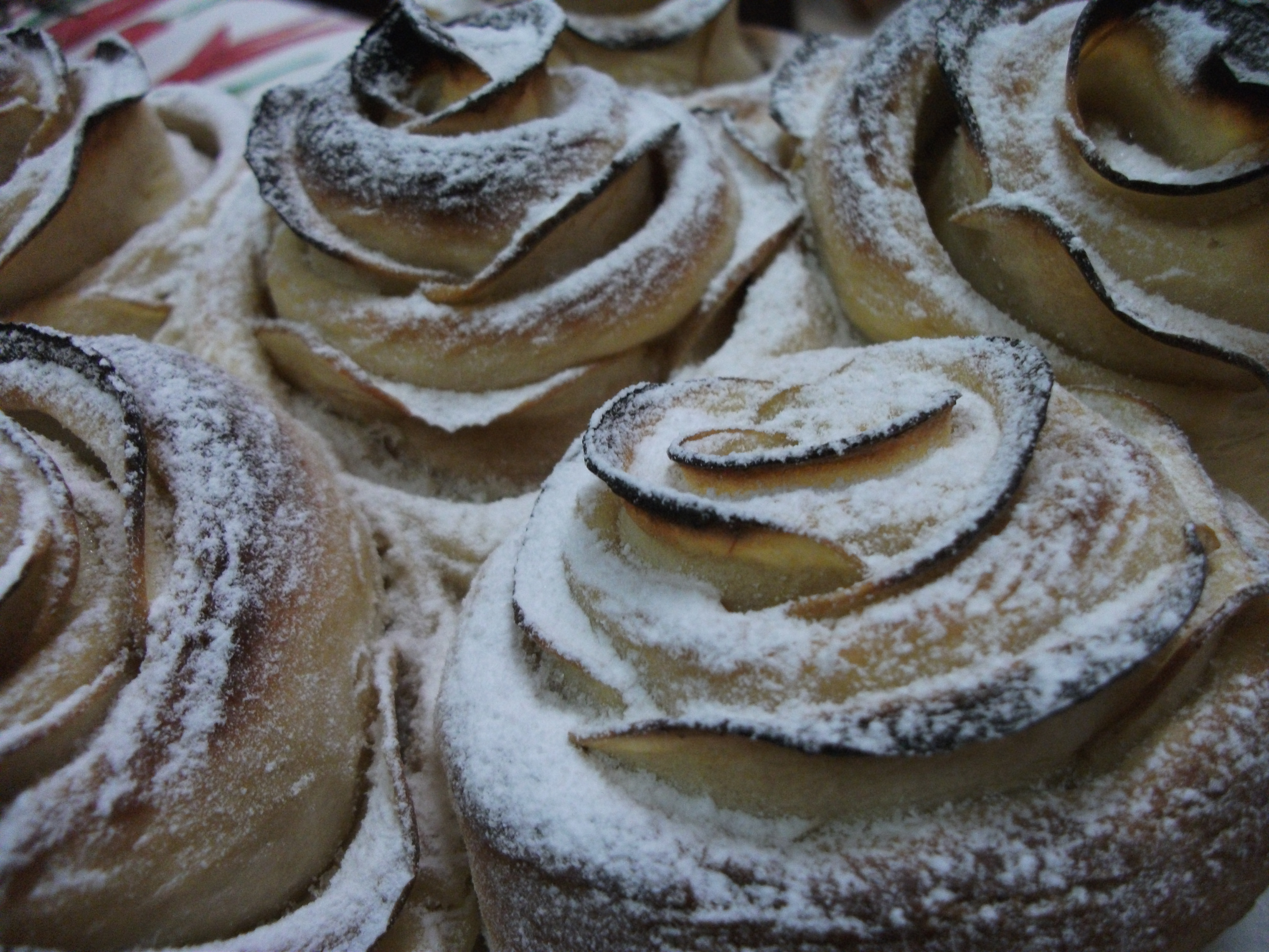 Rosa di pan brioche e mele