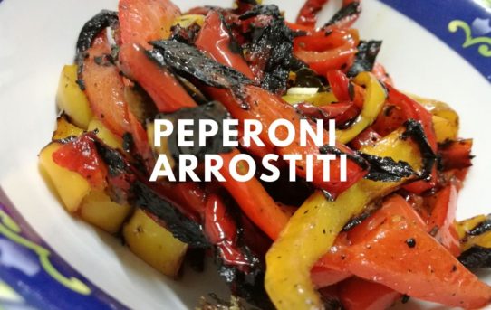 peperoni arrostiti in un piatto